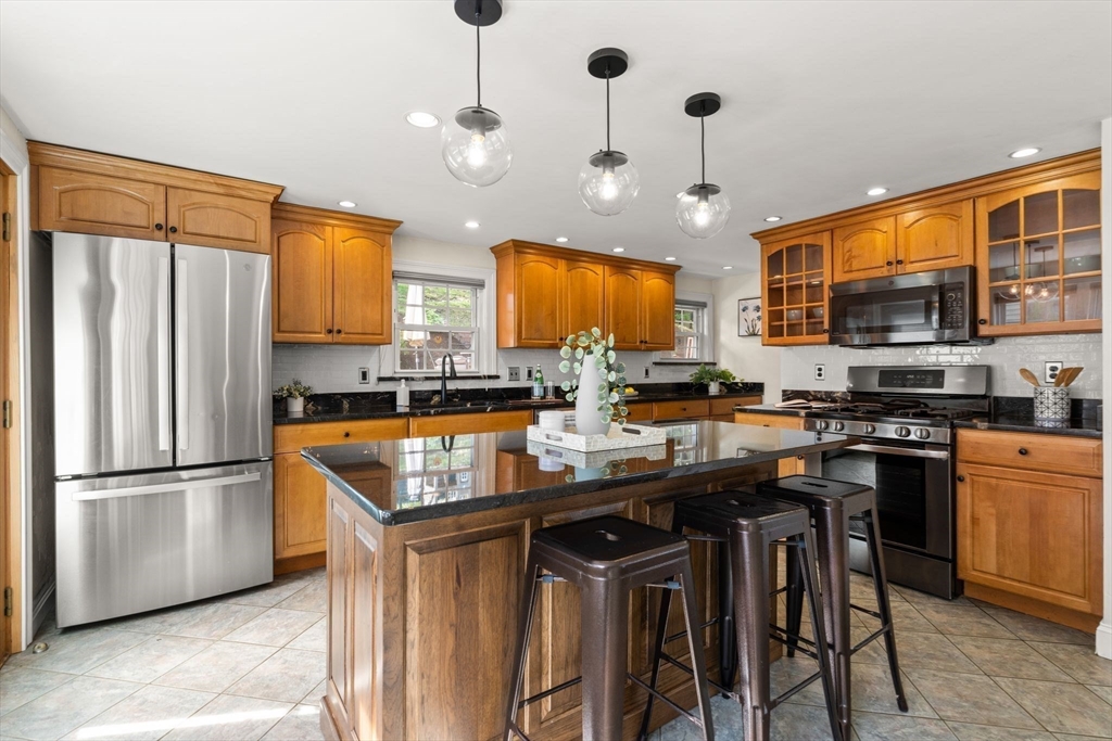 334 Mystic Street Arlington, MA 02474 - Photo 10 of 38