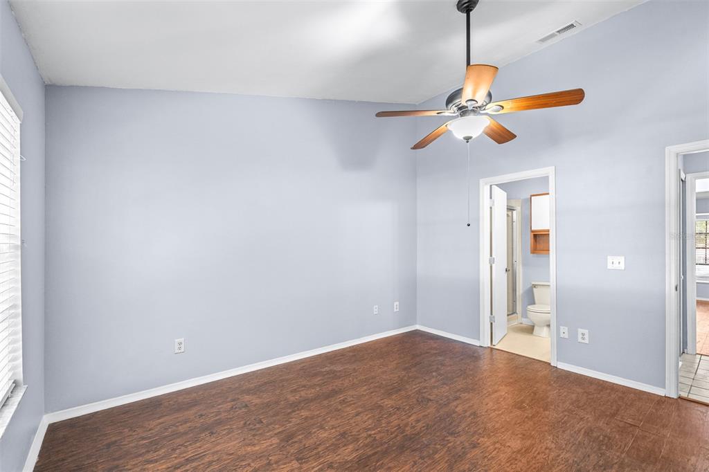 5100 Burchette Road, Unit 4102 Tampa, FL 33647 - Photo 18 of 47 an empty room with closet and a chandelier fan