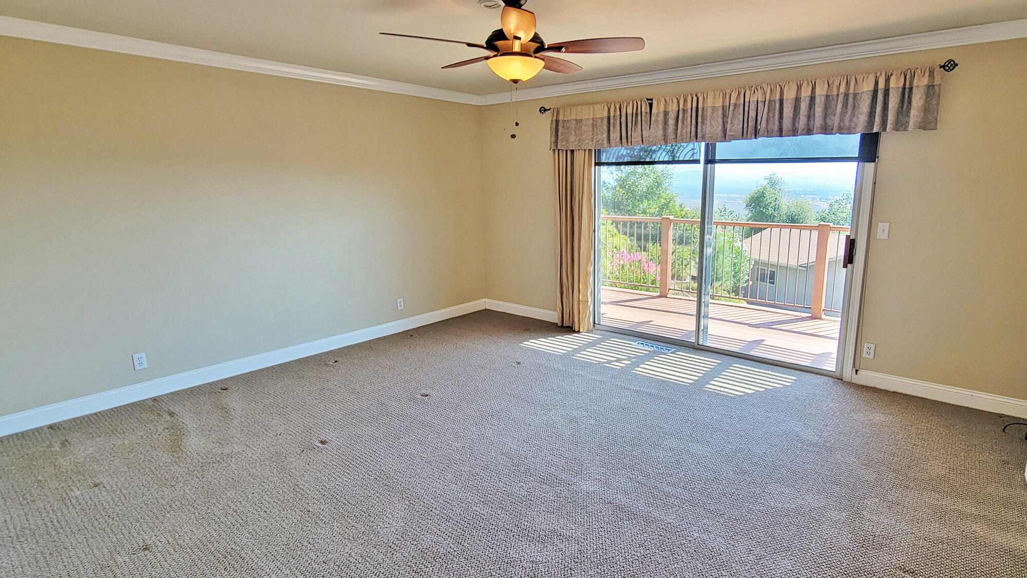 15723 Highland Point Way Redding, CA 96001 - Photo 16 of 40 bed1a