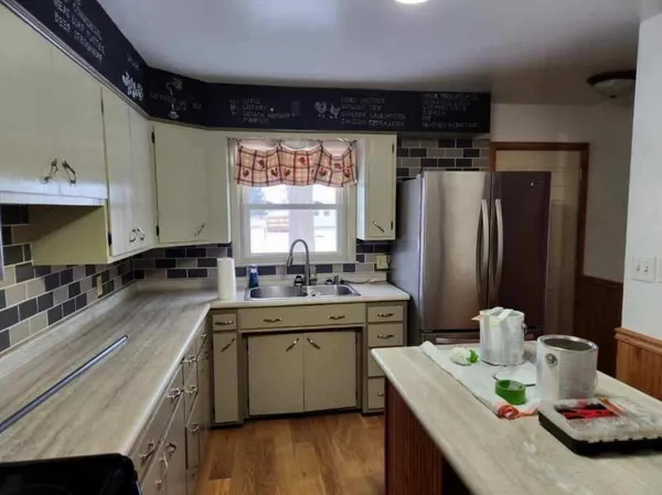 $195,000 | 300 6th Street West, Hector, MN 55342