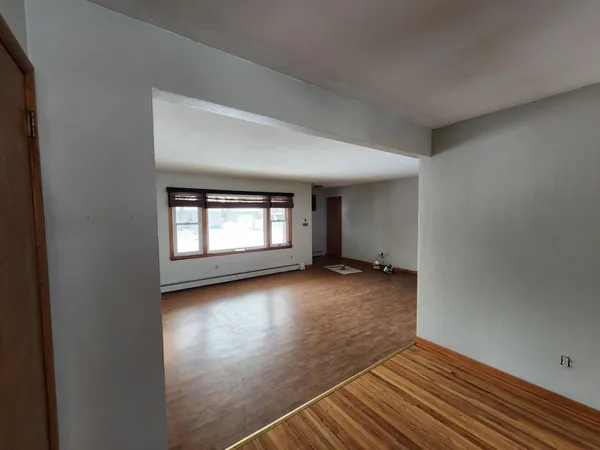 $195,000 | 300 6th Street West, Hector, MN 55342