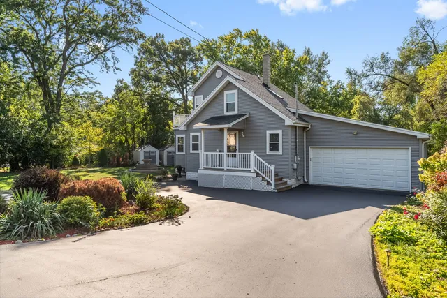 $479,900 | 21625 West Ravine Drive, Lake Zurich, IL 60047