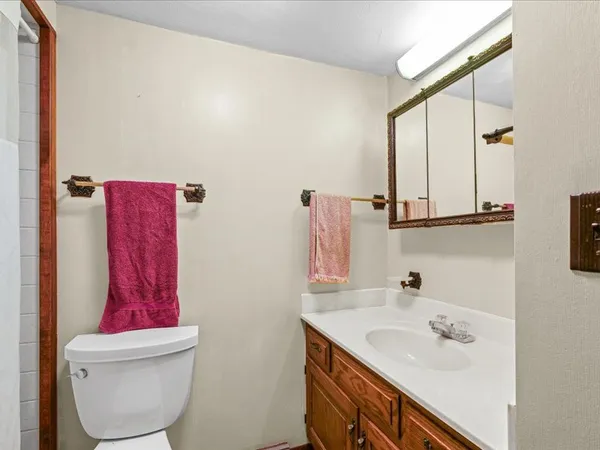 $510,000 | 15742 Moody Road, Oakland, IL 61943