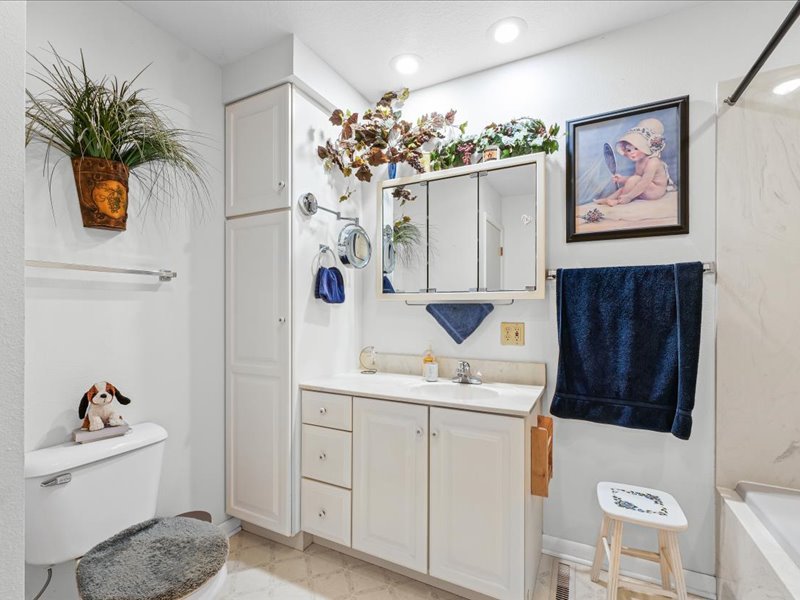 15742 Moody Road Oakland, IL 61943 - Photo 18 of 48