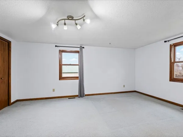 $510,000 | 15742 Moody Road, Oakland, IL 61943
