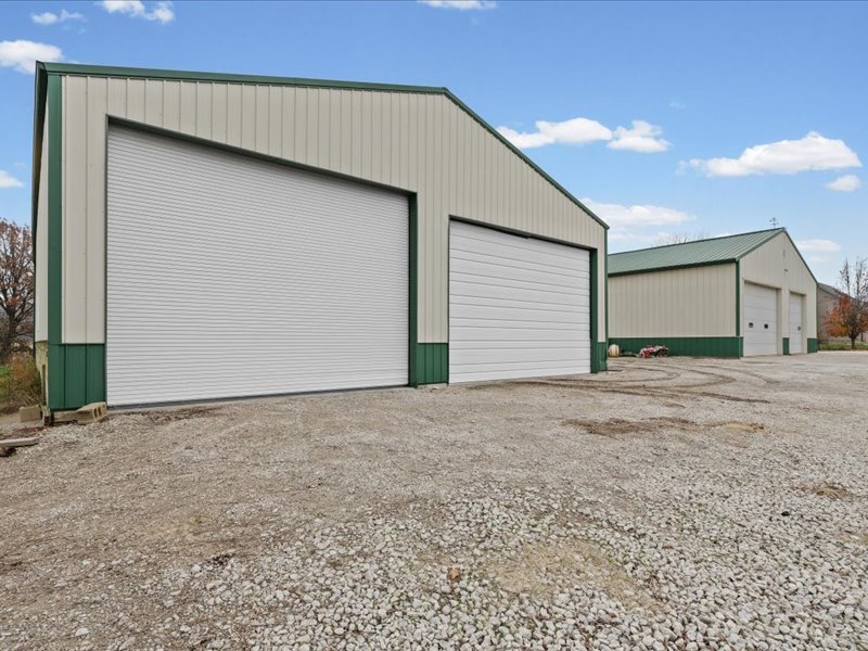 15742 Moody Road Oakland, IL 61943 - Photo 48 of 48 a view of garage