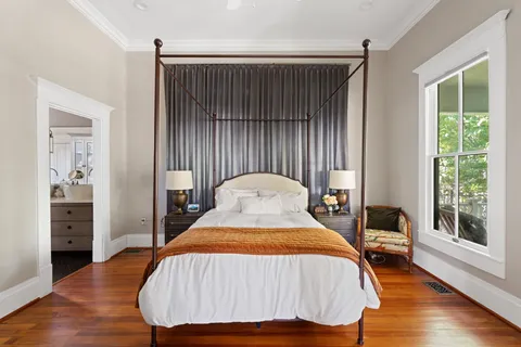 $995,000 | 2910 Houston Avenue, Houston, TX 77009