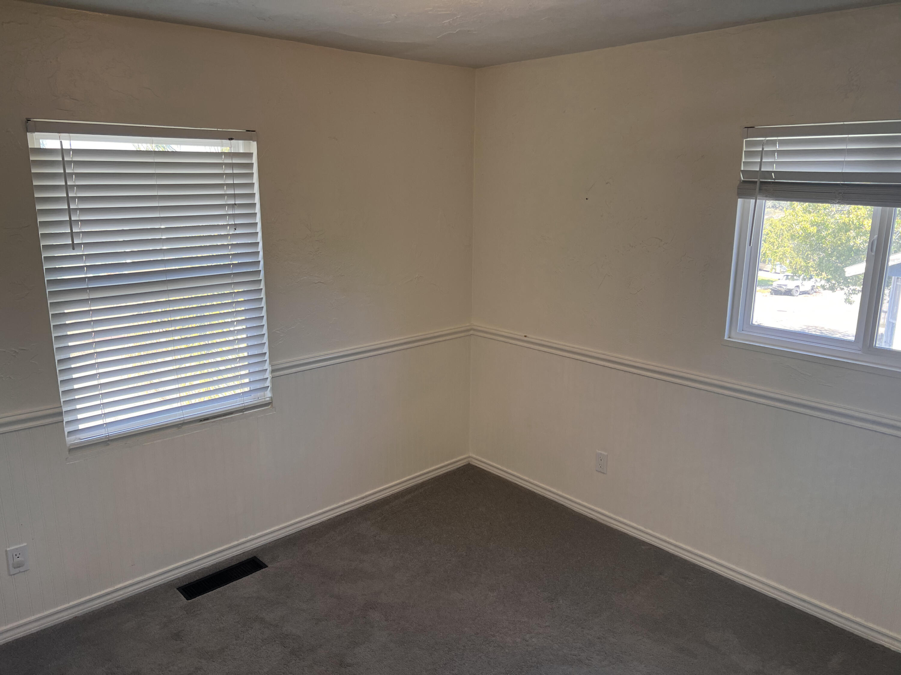 545 Sunbeam Road, Unit A Lompoc, CA 93436 - Photo 9 of 15 an empty room with a window