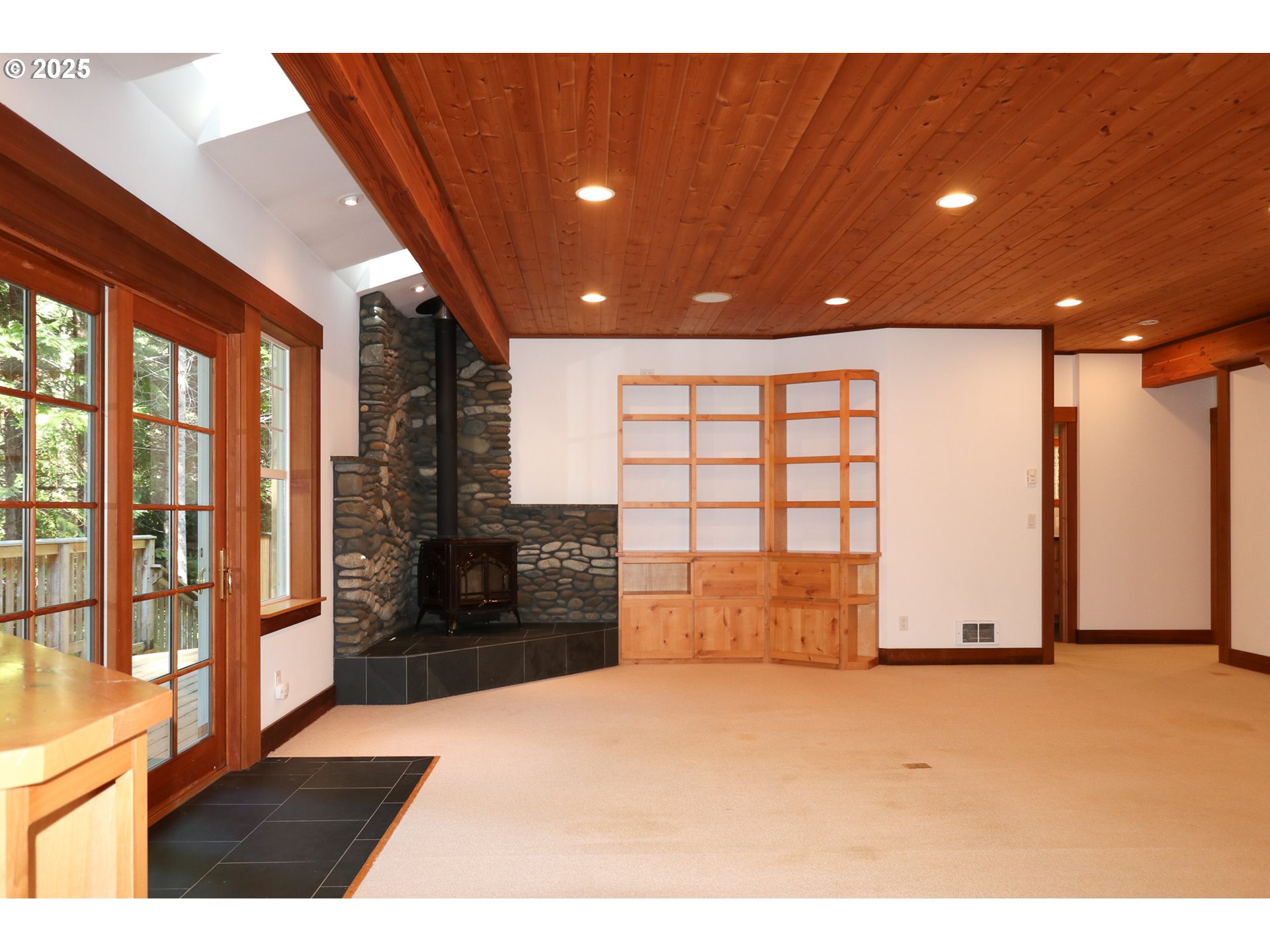 89464 Sunny Loop Lane Bandon, OR 97411 - Photo 10 of 48