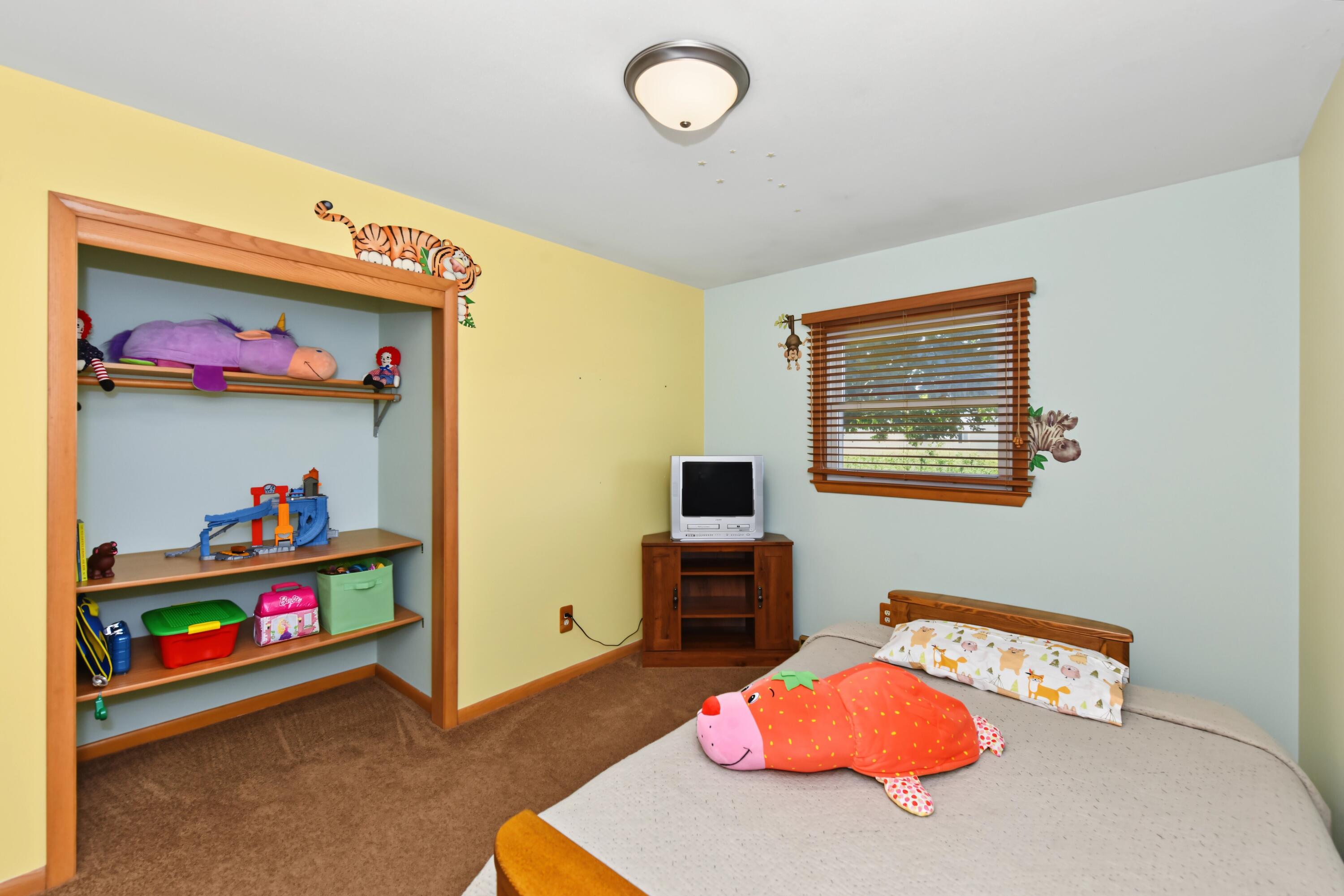 7919 Hagemann Road Caledonia, WI 53108 - Photo 14 of 26 3rd Bedroom 2