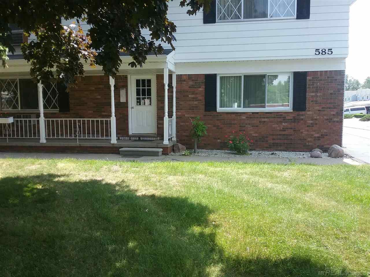 585 Pointe Tremble Road, Unit 2 Algonac, MI 48001 - Photo 3 of 3 31349734-2.JPG