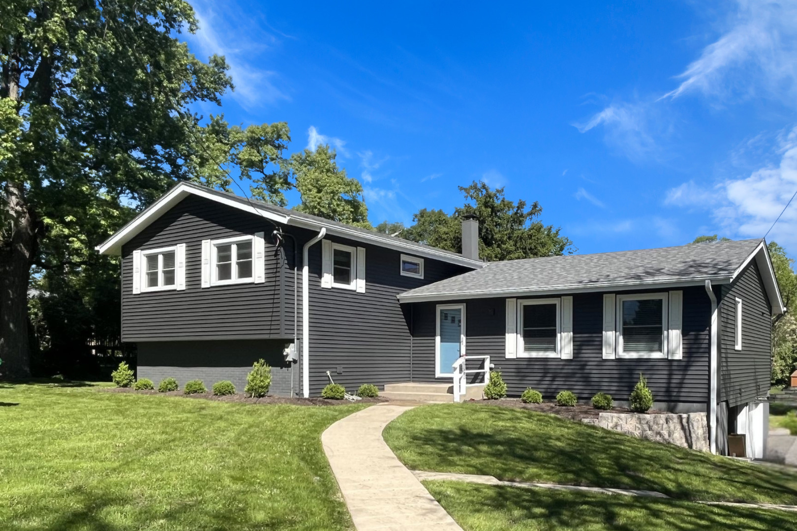 704 Plainfield Road Downers Grove, IL 60516 - Photo 1 of 40