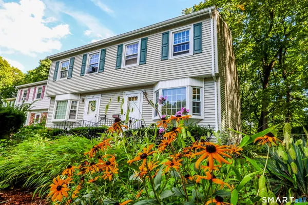 $345,000 | 36 Drummers Lane, Unit 36, Bethel, CT 06801