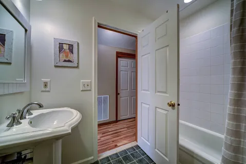 53 Sandra Road, East Hampton, NY 11937