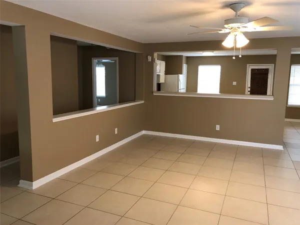$1,875 | 19615 Hollington Drive, Tomball, TX 77375