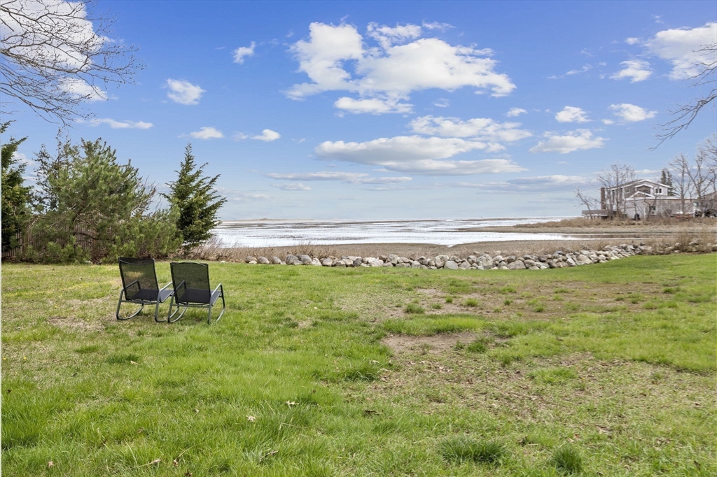 210 Damons Point Road Marshfield, MA 02050 - Photo 14 of 42