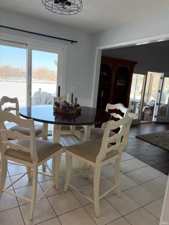 $549,000 | 10501 North B Drive, Kendallville, IN 46755