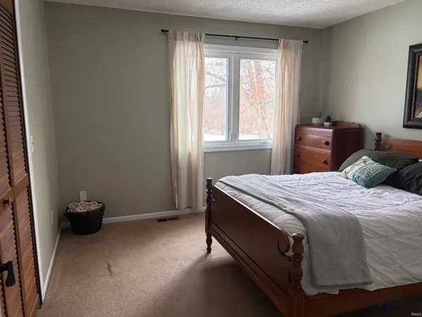 $507,000 | 10501 North B Drive, Kendallville, IN 46755