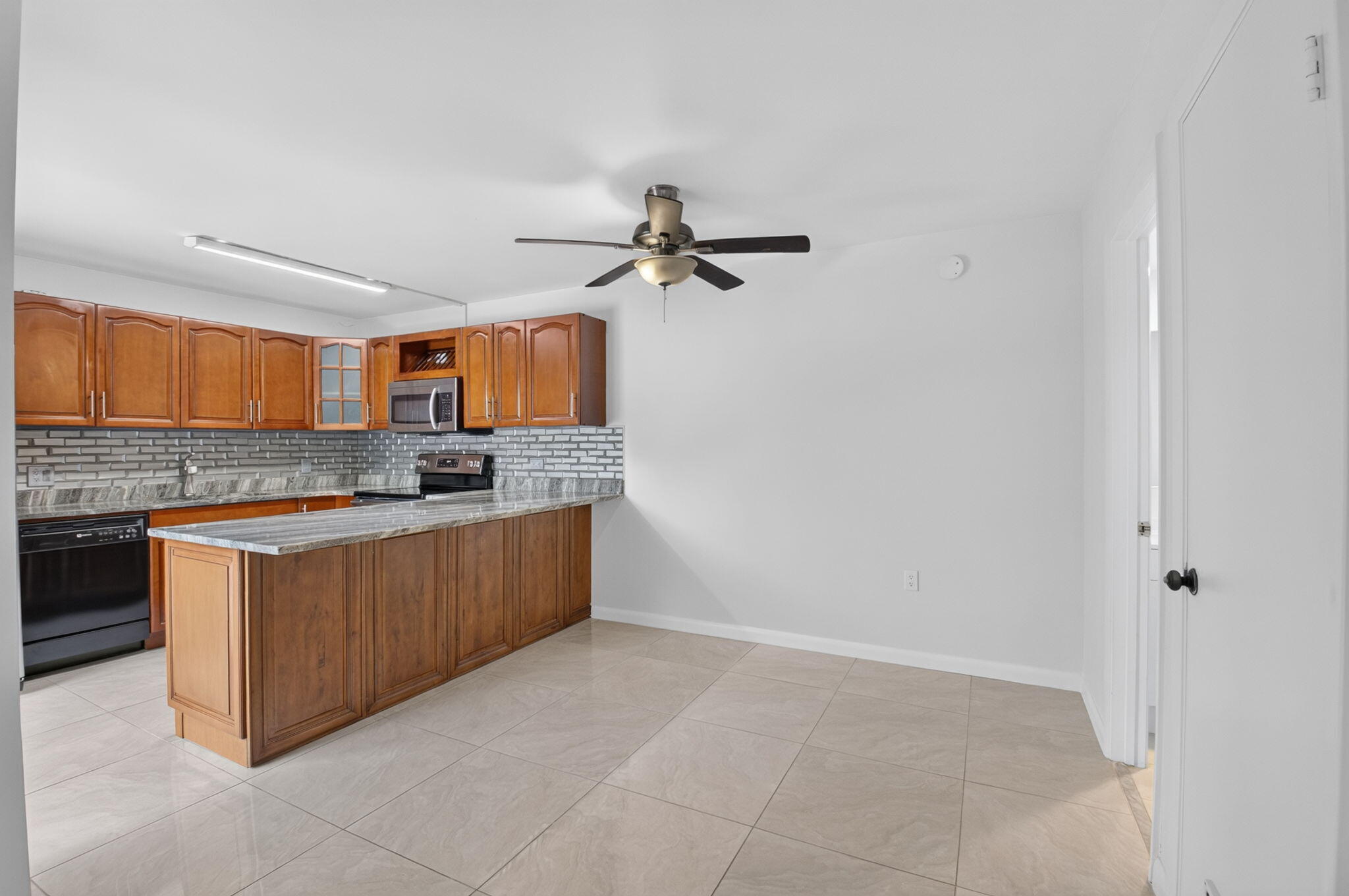 2887 Southwest 22nd Circle, Unit 49B Delray Beach, FL 33445 - Photo 11 of 46 11-web-or-mls-DSC_5457