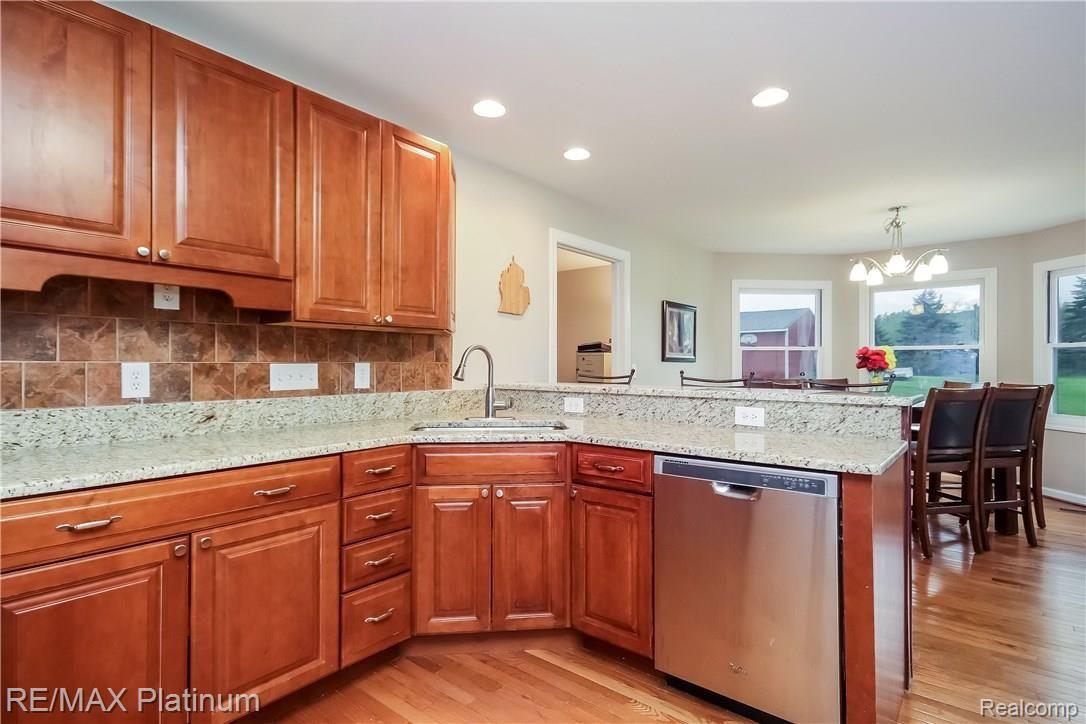 333 East Davis Road Howell, MI 48843 - Photo 18 of 65 018-5722517-large.jpg