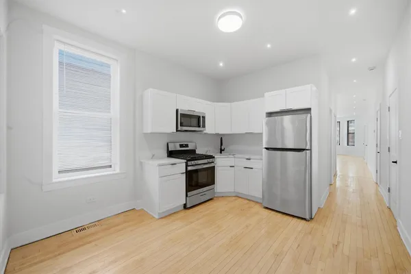 $2,300 | 2345 West 23rd Place, Unit 3, Chicago, IL 60608