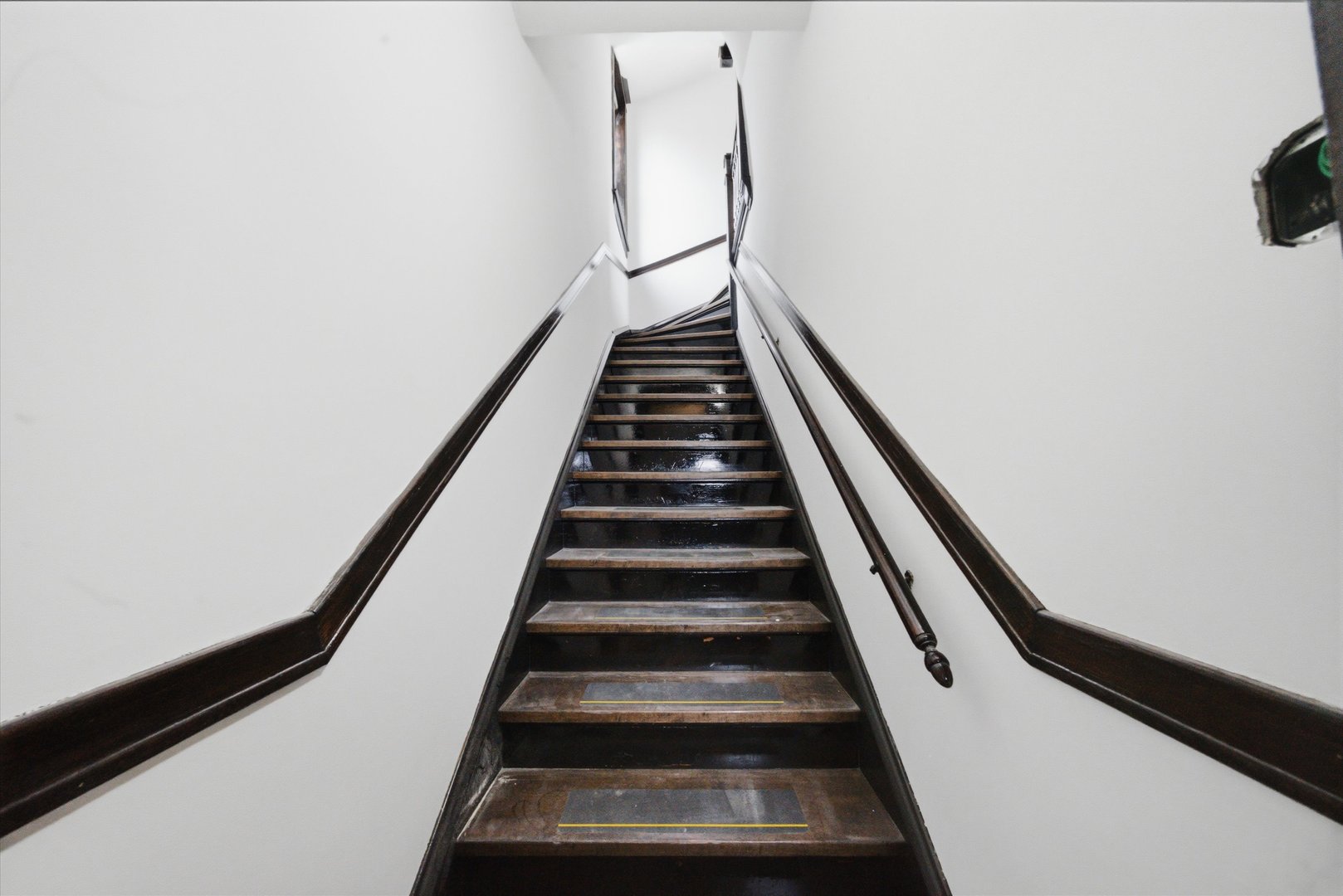 2345 West 23rd Place, Unit 3 Chicago, IL 60608 - Photo 10 of 13 a view of entryway