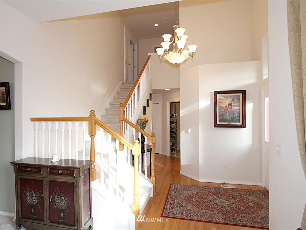 18115 129th Place Northeast Bothell, WA 98011 - Photo 3 of 13 Gallery Image 3