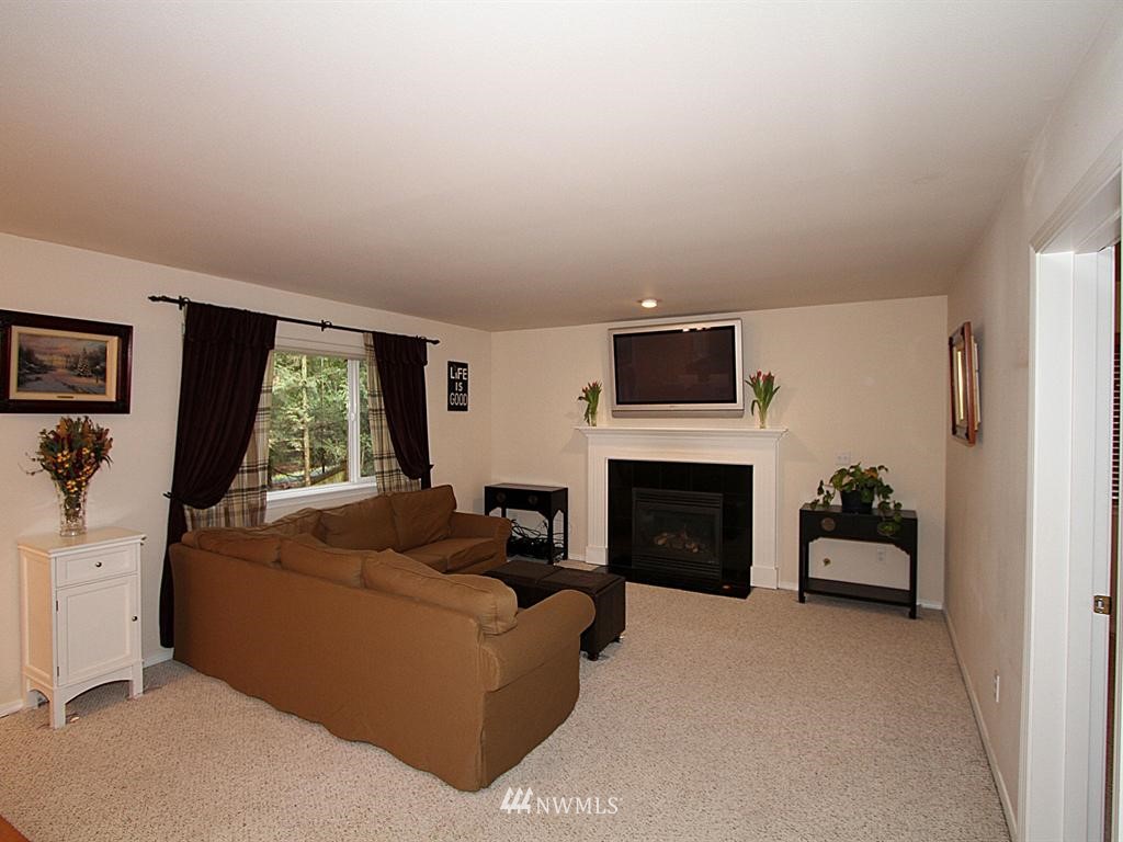 18115 129th Place Northeast Bothell, WA 98011 - Photo 6 of 13 Gallery Image 6
