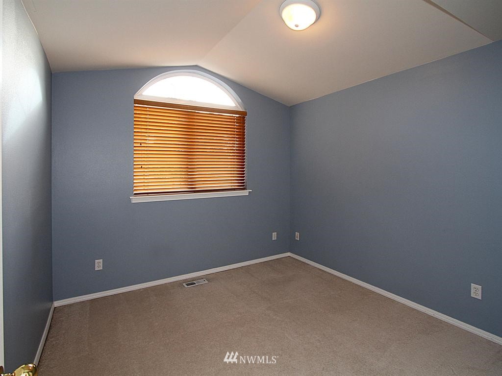 18115 129th Place Northeast Bothell, WA 98011 - Photo 9 of 13 Gallery Image 9