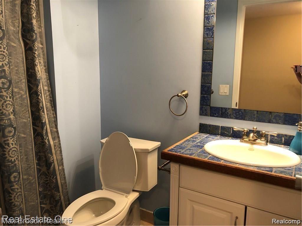 1958 Klingensmith Road, Unit 28A Bloomfield Hills, MI 48302 - Photo 15 of 16