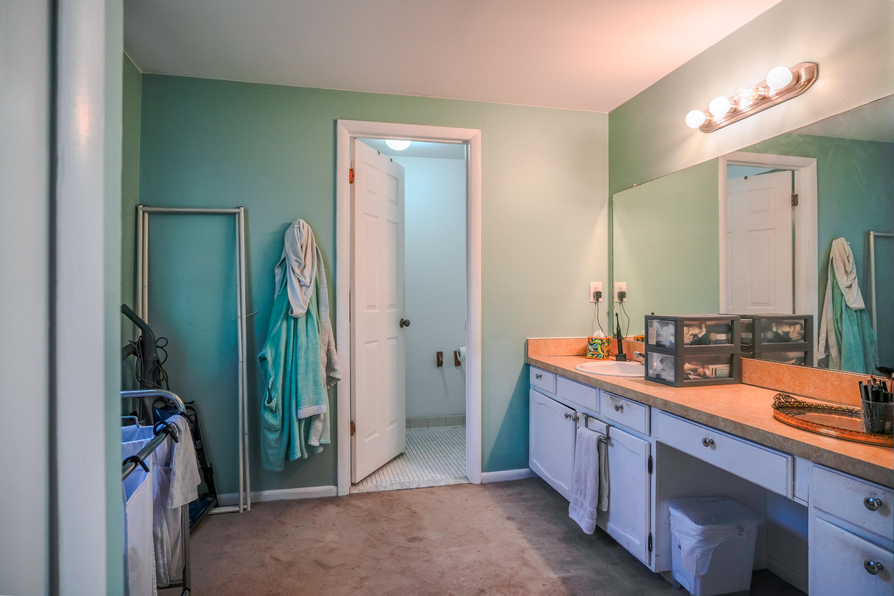 2411 Weathervane Road West Bloomfield, MI 48324 - Photo 18 of 26 Primary Bathroom
