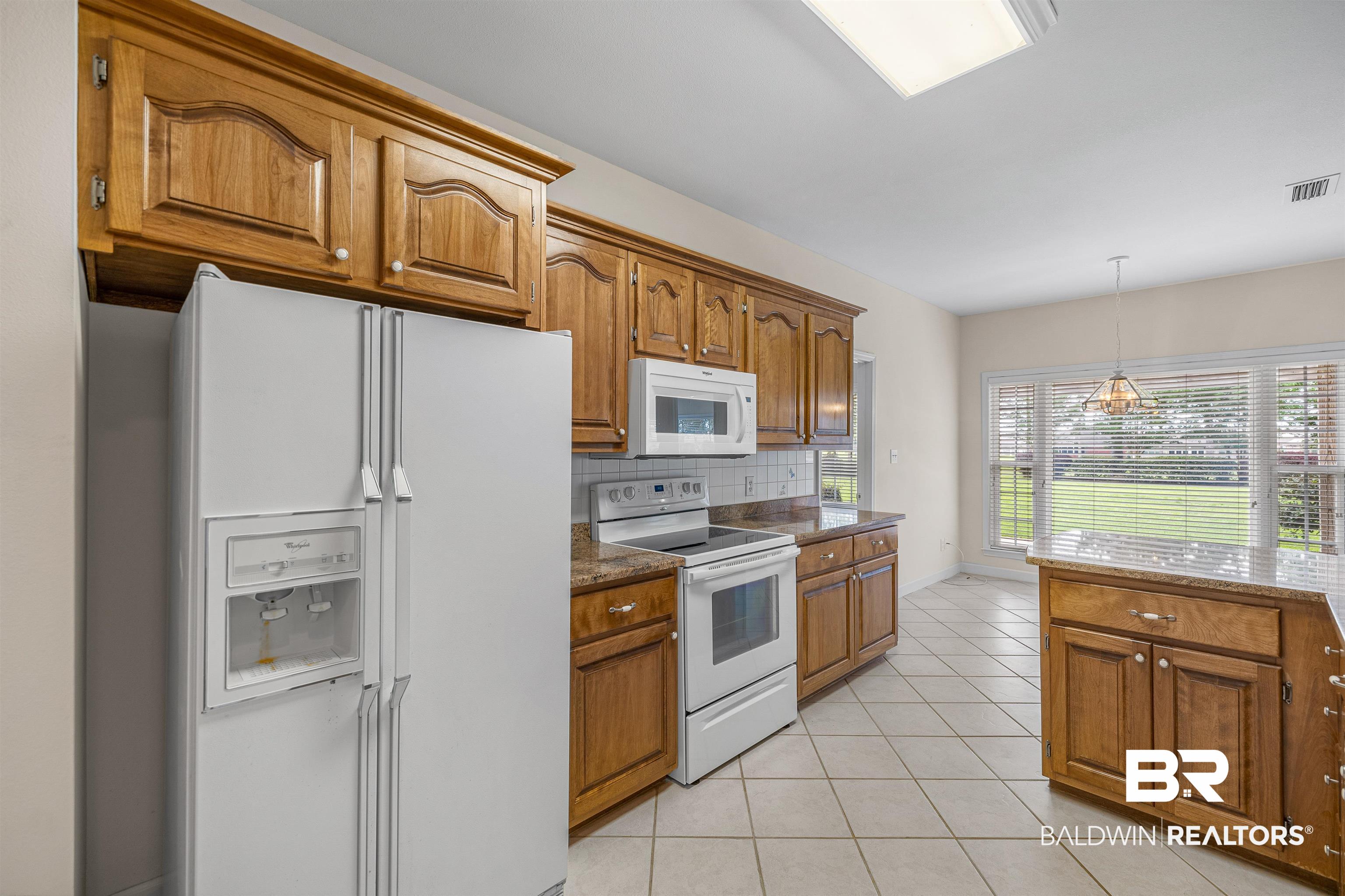 105 Par Circle Fairhope, AL 36532 - Photo 13 of 30 Kitchen