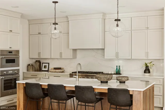 $1,595,000 | 5685 Kelvin Avenue North, Lake Elmo, MN 55042