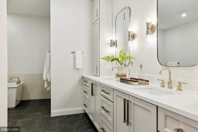 $1,595,000 | 5685 Kelvin Avenue North, Lake Elmo, MN 55042