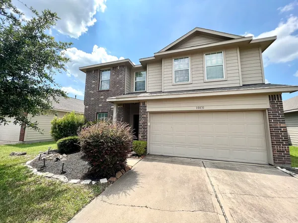 $2,400 | 10831 Woodwind Shadows Drive, Cypress, TX 77433