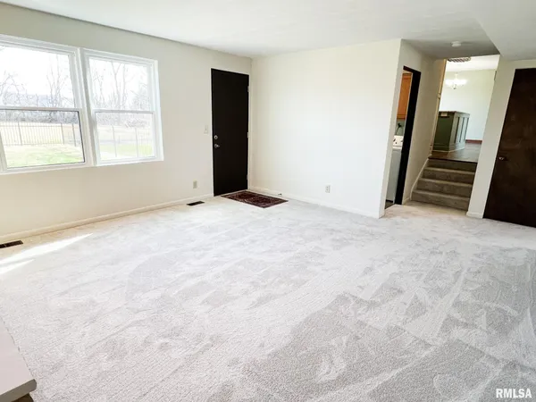 $278,500 | 7200 North Manning Drive, Peoria, IL 61614