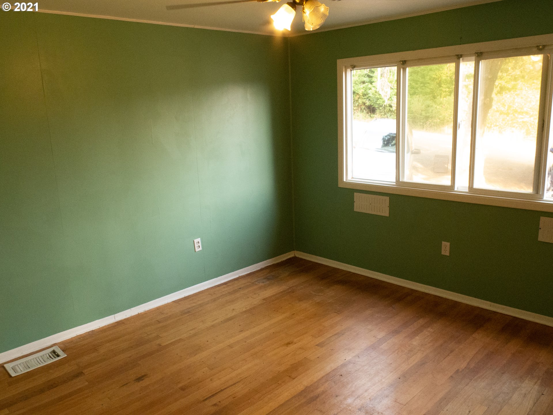 54401 Frontage Road Myrtle Point, OR 97458 - Photo 11 of 21 Gallery Image 11