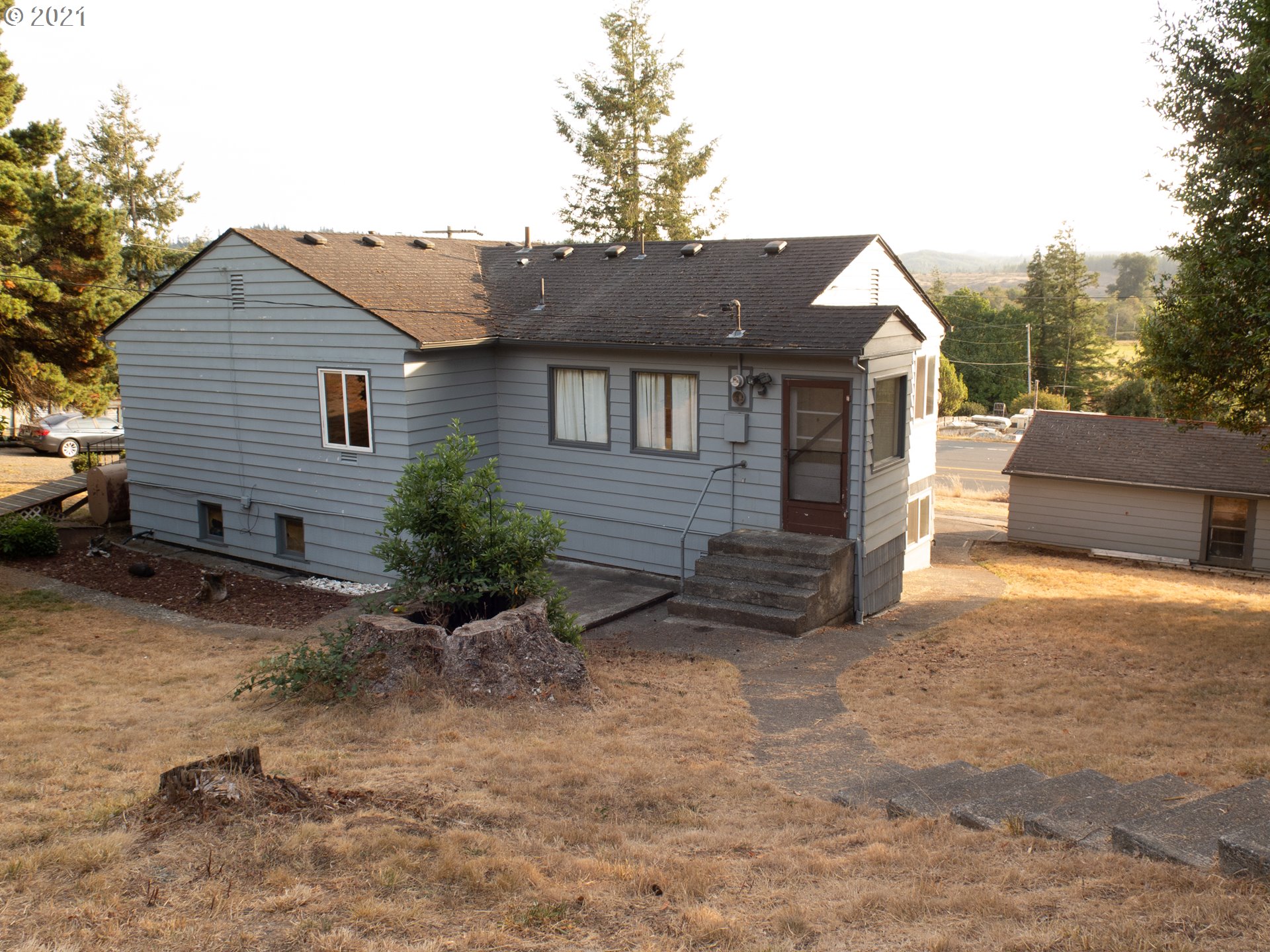 54401 Frontage Road Myrtle Point, OR 97458 - Photo 6 of 21 Gallery Image 6