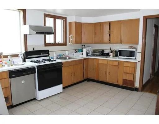 $6,000 | 5 Oswald Street, Unit 2, Boston, MA 02120