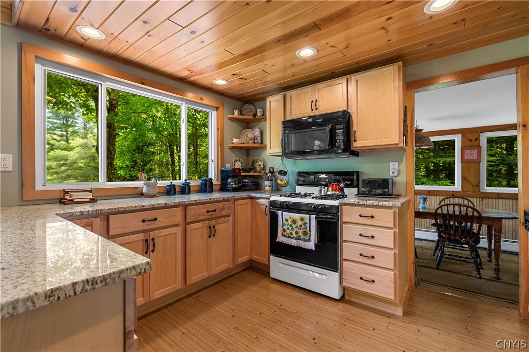253 Silverstone Road Russia, NY 13438 - Photo 13 of 40