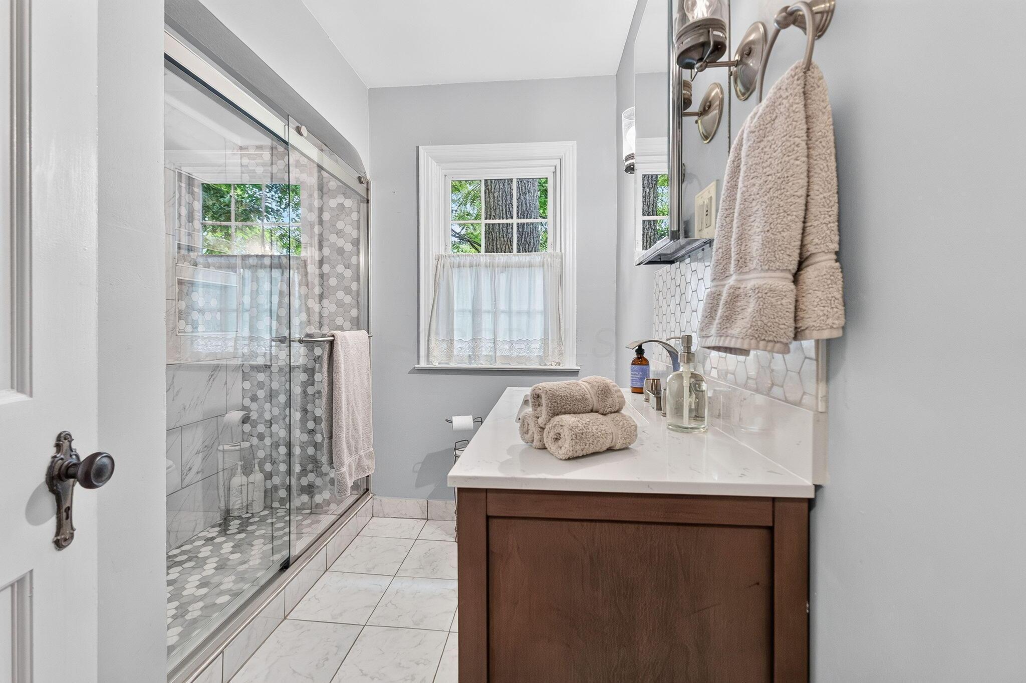 492 Wetmore Road Columbus, OH 43214 - Photo 33 of 55 Bathroom