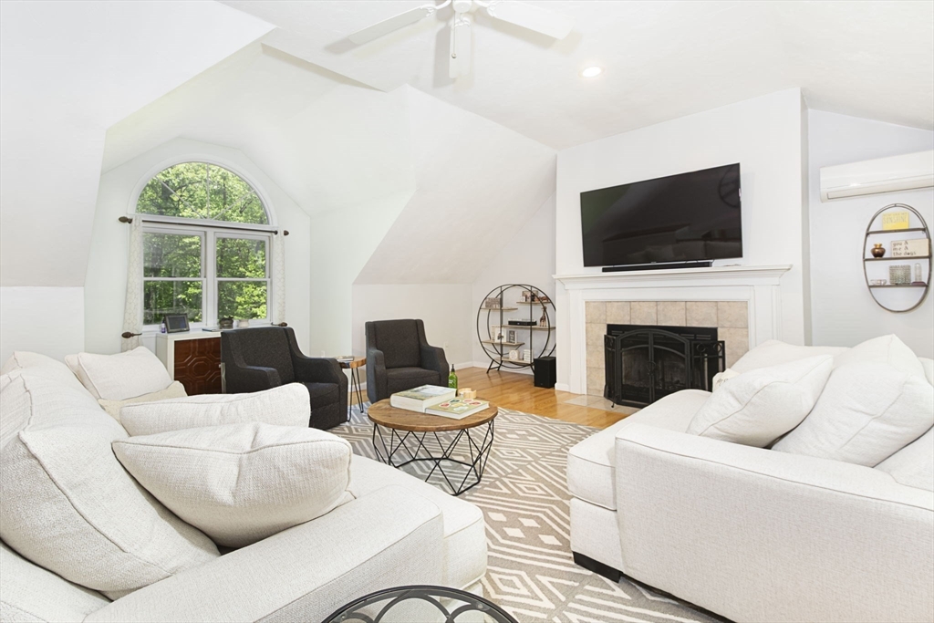 8 Upton Street Dunstable, MA 01827 - Photo 22 of 39