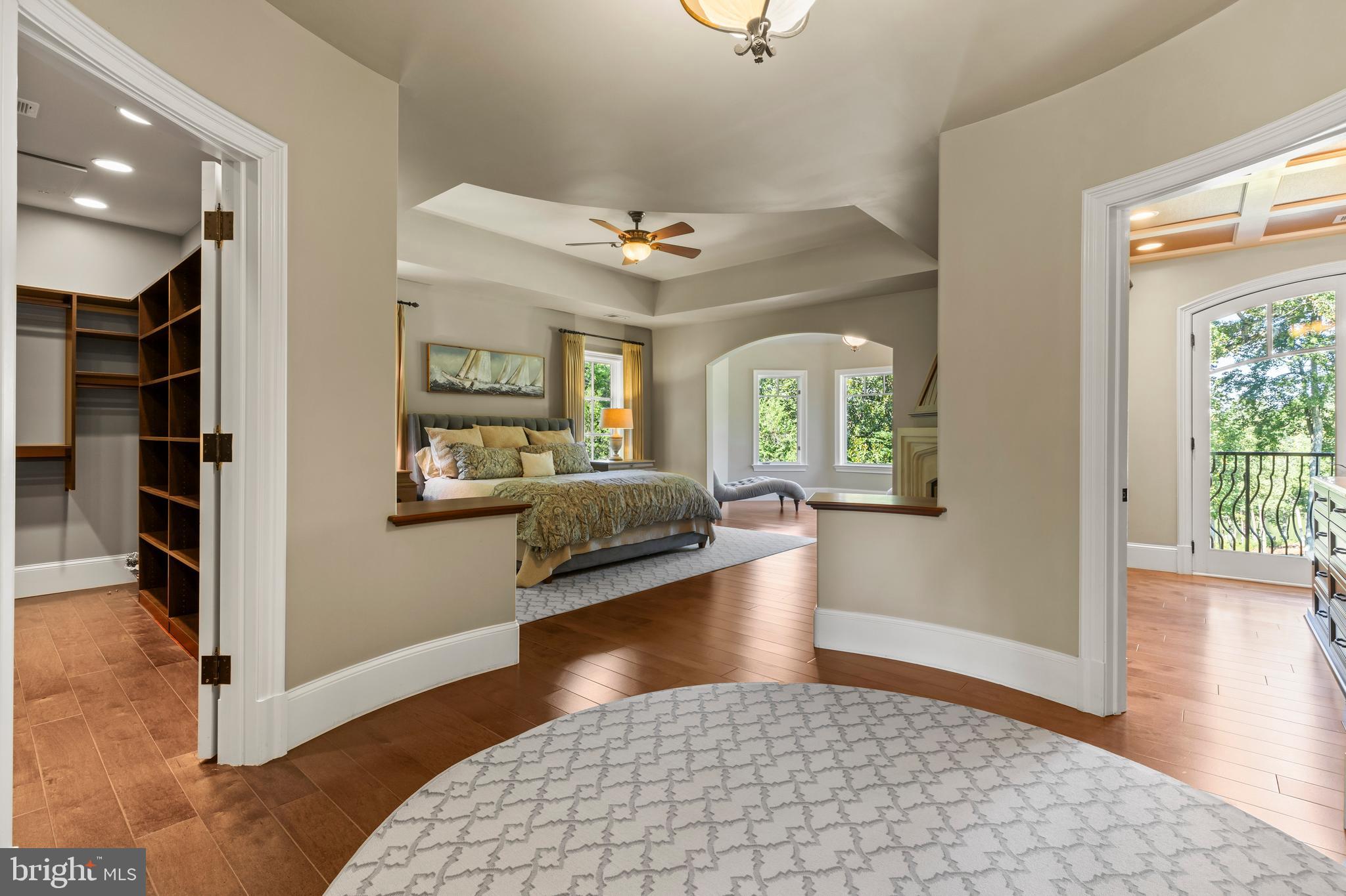 840 Childs Point Road Annapolis, MD 21401 - Photo 26 of 50 Primary bedroom foyer w/separate walk-in closets