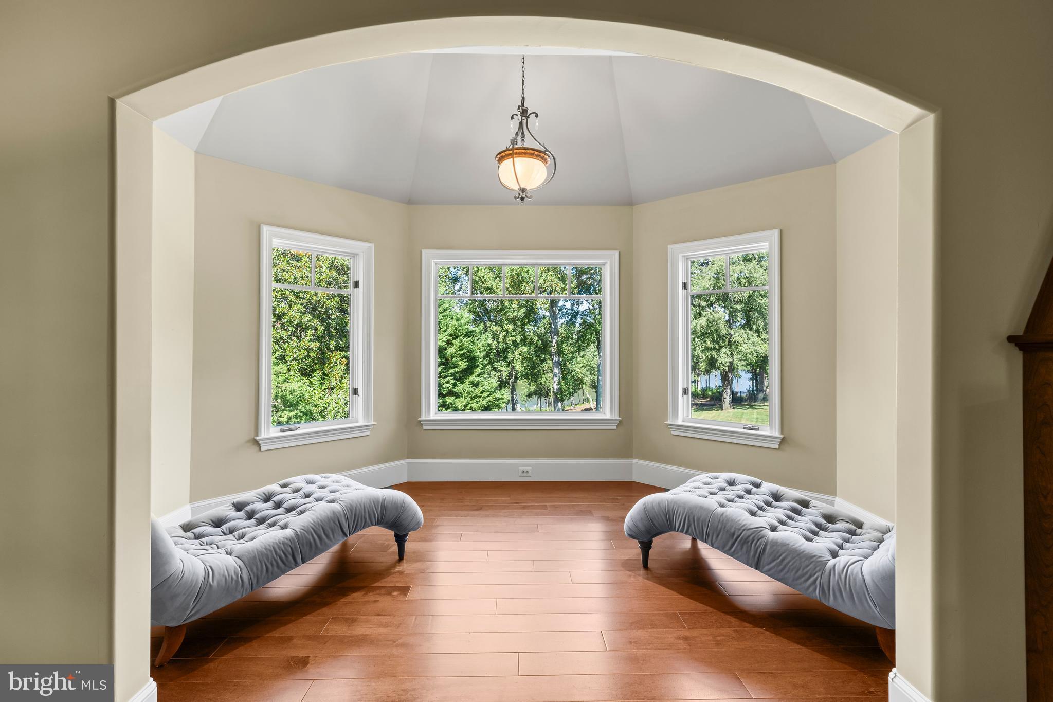 840 Childs Point Road Annapolis, MD 21401 - Photo 28 of 50 Sitting room with views of the water