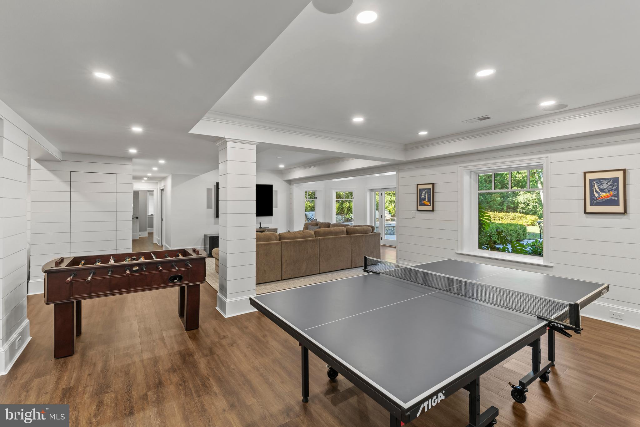 840 Childs Point Road Annapolis, MD 21401 - Photo 35 of 50 Game room and lounge area
