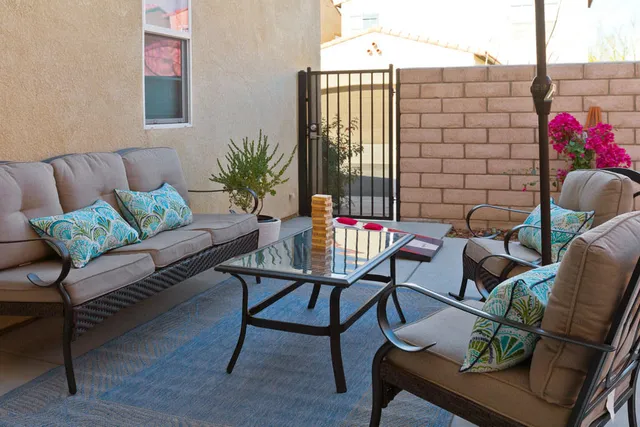 $3,300 | 462 Via De La Paz, Palm Desert, CA 92211