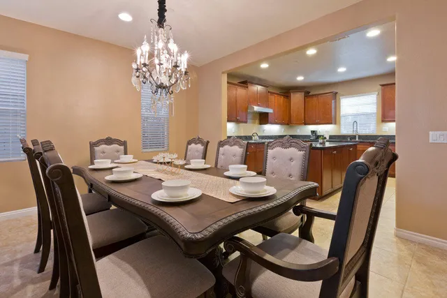 $3,300 | 462 Via De La Paz, Palm Desert, CA 92211