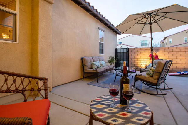 $3,300 | 462 Via De La Paz, Palm Desert, CA 92211