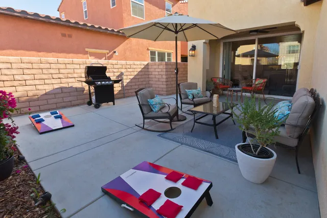 $3,300 | 462 Via De La Paz, Palm Desert, CA 92211