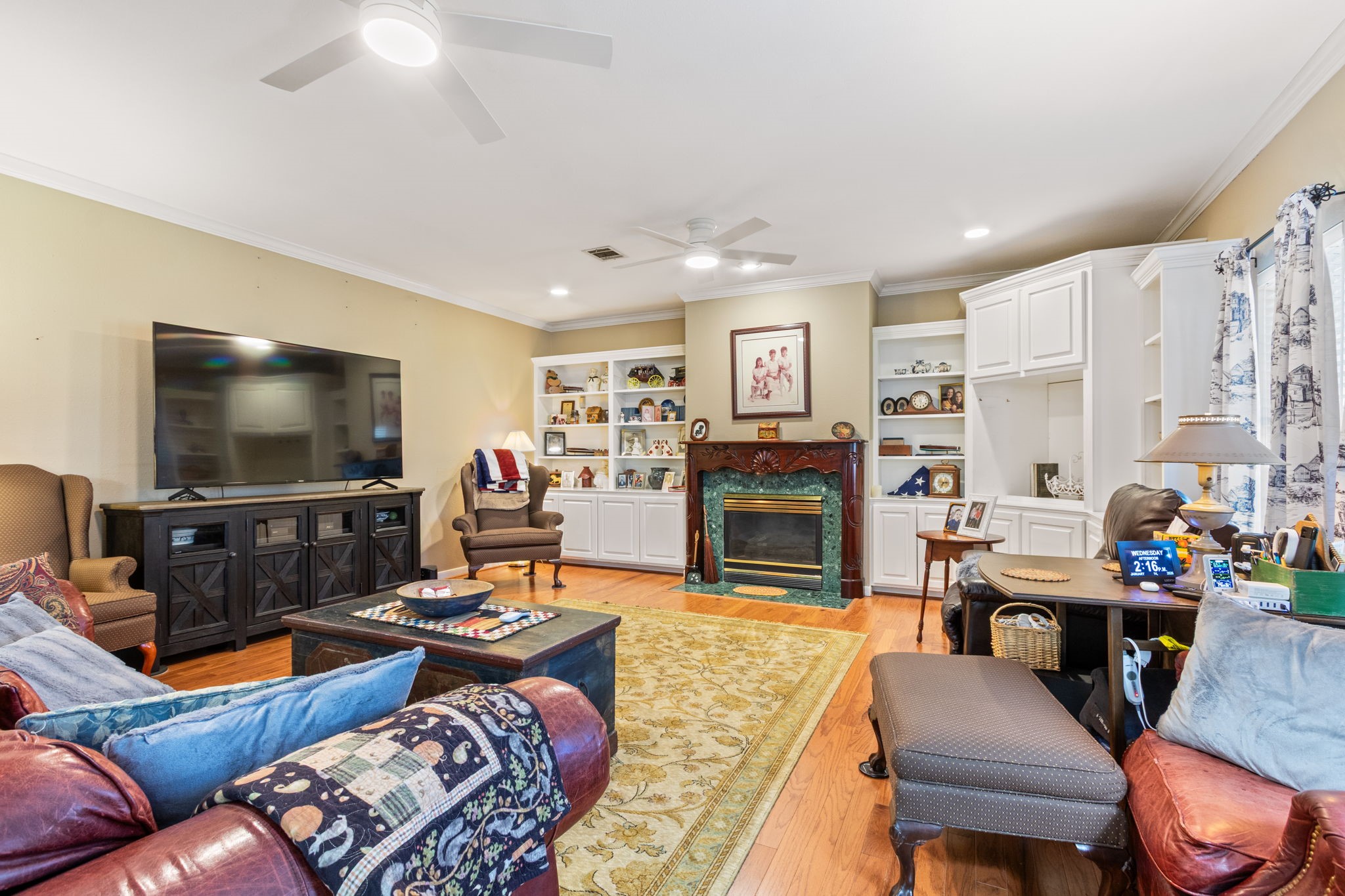 30610 Quinn Road Tomball, TX 77375 - Photo 16 of 50 This room has a Heatilator Fireplace.